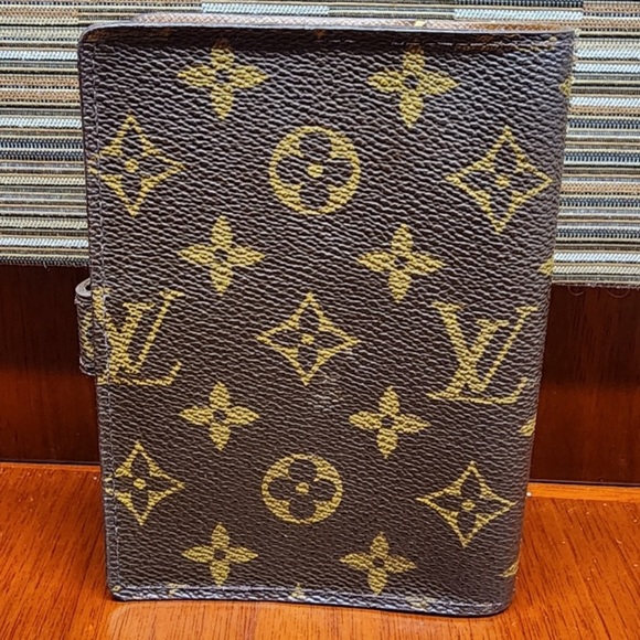 Louis Vuitton Monogram Agenda - Picture 2 of 7